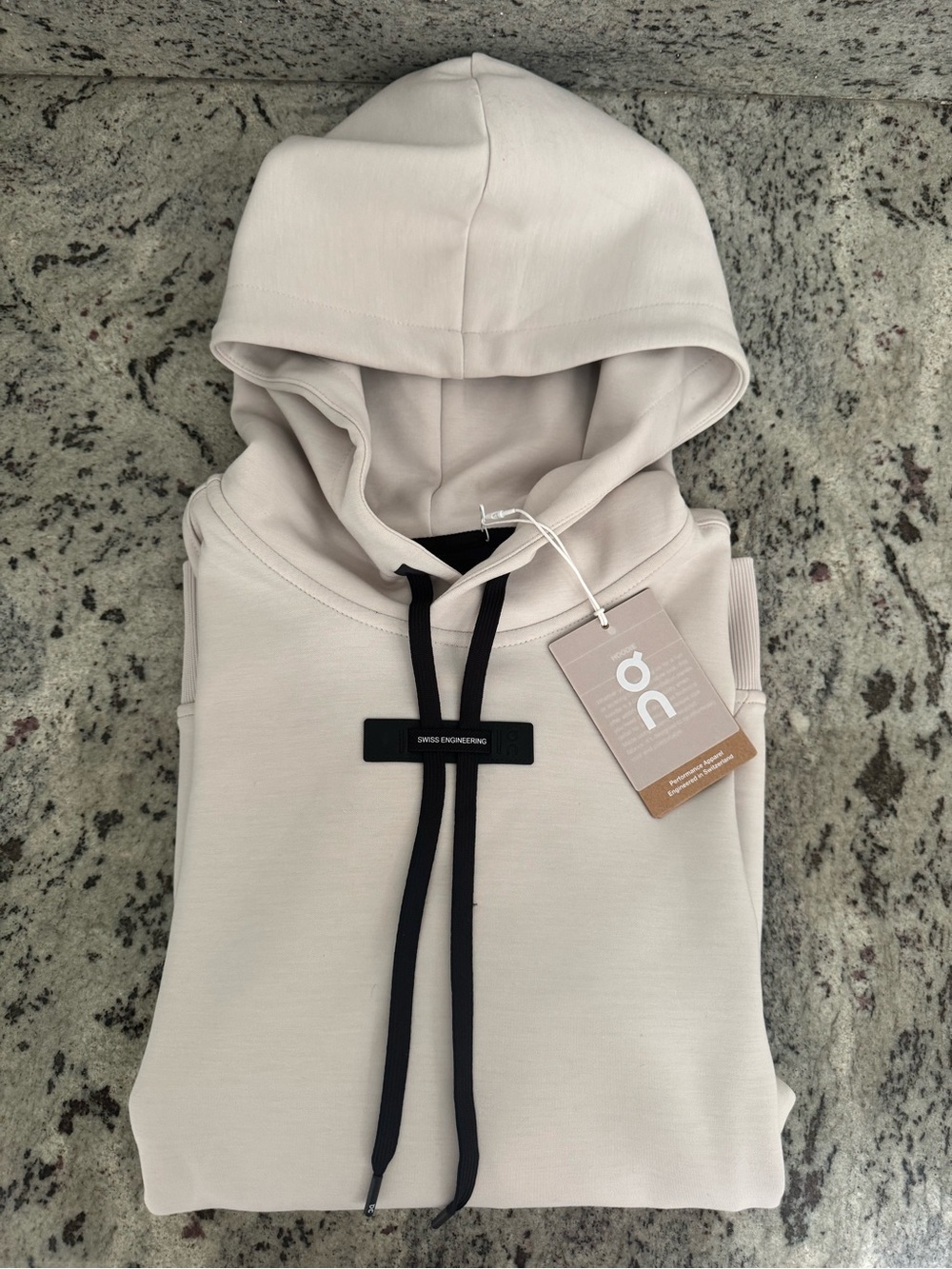NWT On Running Women’s Hoodie Pearl Cream Swiss Engineering Performance L